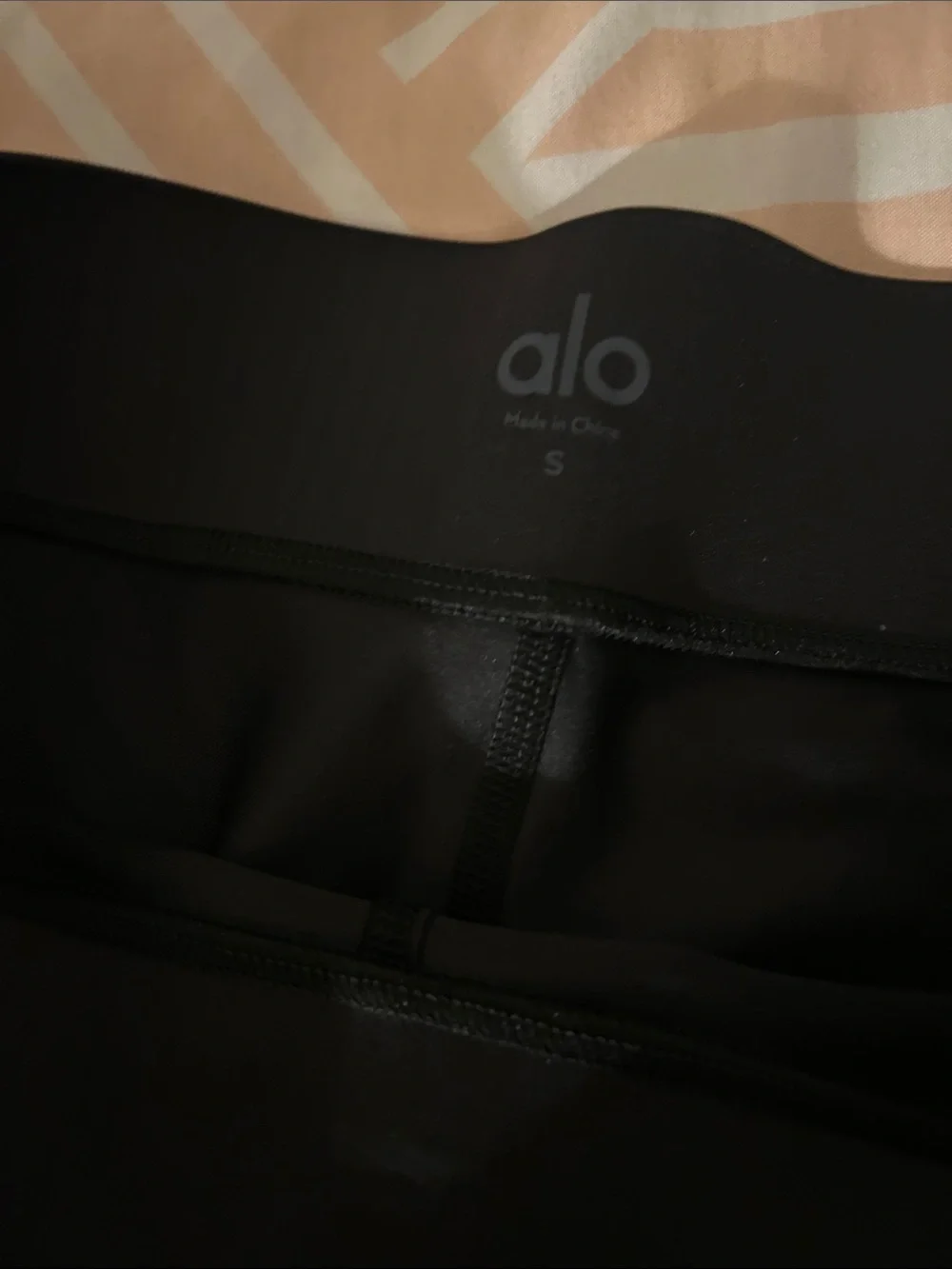 ALO Yoga stretchy leggings